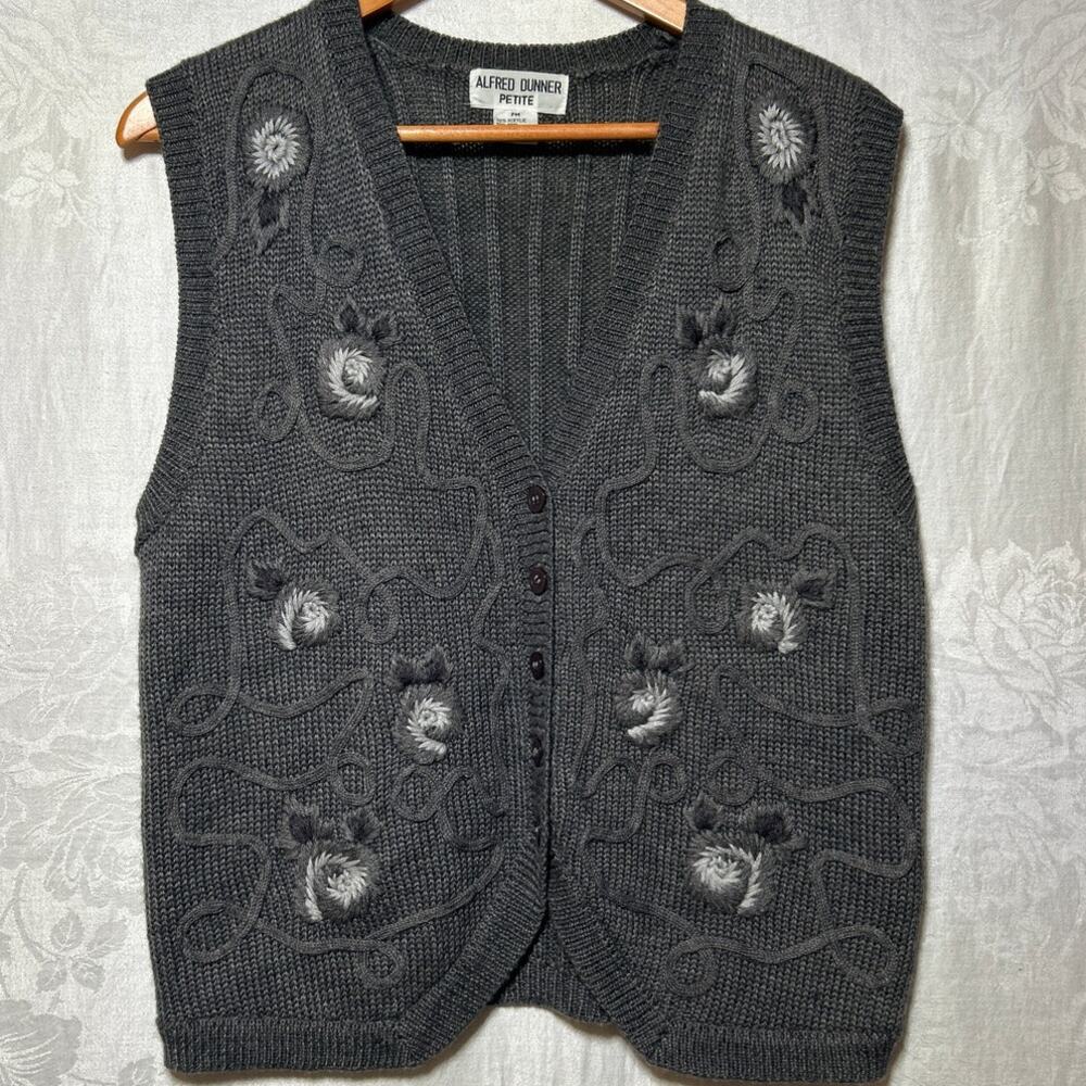 Vintage Vest Medium PETITE Gray Wool Blend Ribbed Embroidered Alfred Dunner